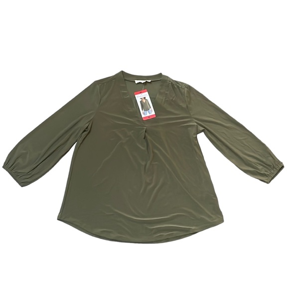 Two By Vince Camuto - Women’s V-Neck Long Sleeve Top - Picture 5 of 7